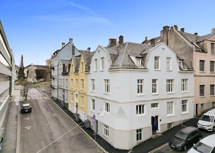 Homerentals L 120sqm Mid-central - King Beds - 500mbps Wi-fi Apartmán