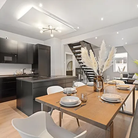 Apartment Homerentals L 120sqm Mid-central - King Beds - 500mbps Wi-fi *