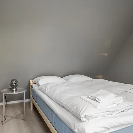 Homerentals L 120sqm Mid-central - King Beds - 500mbps Wi-fi برغن
