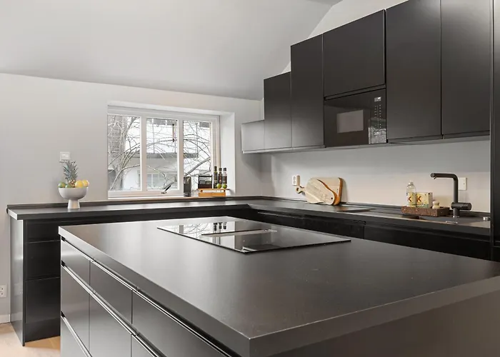 Homerentals L 120sqm Mid-central - King Beds - 500mbps Wi-fi דירה *